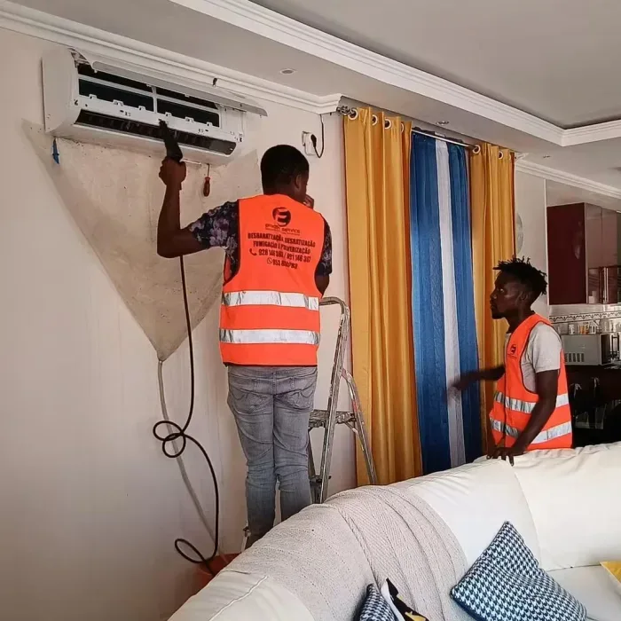 Manutenção e instalação de ar condicionados, pela equipa da Efrasa Service