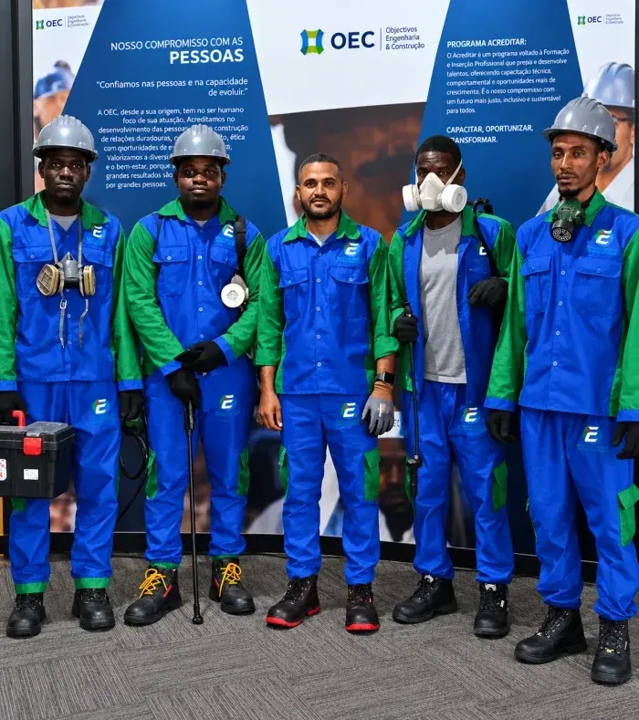 Equipa da Efrasa Service junto ao stand da OEC